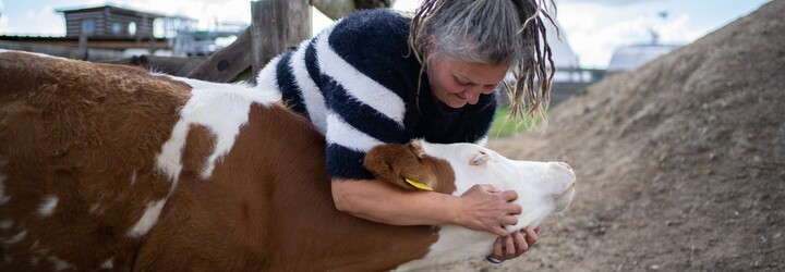 Reportáž: 120 zachráněných zvířat a my. Vítej na veganské farmě