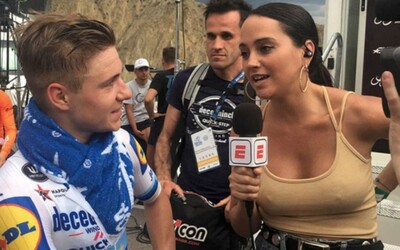Reportérce během rozhovoru prosvítaly bradavky, což okomentoval i známý cyklista. Lidé ho kritizují za sexismus