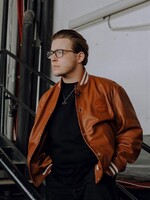 Režisér Jan Strach by mohl být nově souzený za loupež. Podle soudu je jeho obhajoba nevěrohodná
