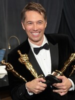 Režisér filmu Anora získal historicky najviac sošiek za jeden film. Podobný rekord sa podaril Waltovi Disneymu v roku 1954