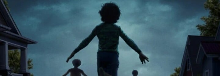 Režisér výborně hodnoceného hororu, který čerstvě vtrhl do kin, točí svůj nový film v Praze. Co o něm víme?