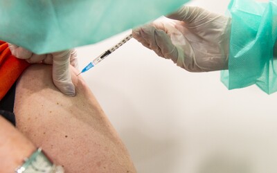 Rezort zdravotníctva spúšťa očkovanie novou vakcínou proti vírusu covid-19. Zaočkovať sa môžeš v troch mestách