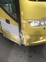 Řidič autobusu z Liberce do Prahy zkolaboval za jízdy. Cestující za něj pohotově převzal řízení