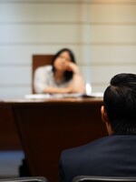 Řidička zemřela po násilném konfliktu s cyklistou. Muž u soudu dostal podmínku