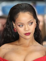 Rihanna prepožičia svoj hlas Šmoulinke: K novému animovanému filmu nahrala aj soundtrack