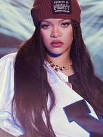 Rihanna ukázala zadok v novej kolekcii Savage x Fenty, ktorá je ochutnávkou jej vystúpenia na Super Bowle