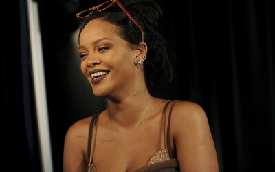 Rihanna usilovne pracuje na albume, chce dieťa a je hanblivá. V otvorenom rozhovore prezrádza veľa noviniek 