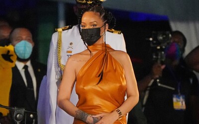 Rihanna zatienila aj britskú kráľovnú Alžbetu. Stala sa národnou hrdinkou Barbadosu