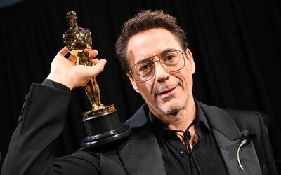 Robert Downey Jr. vyhral prvého Oscara za Oppenheimera. Vo vtipnej reči poďakoval právnikovi za to, že ho ťahal z väzenia