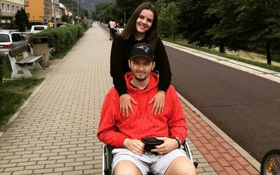 Rodiče českého hokejisty, který podlehl rakovině, vrátili vybrané peníze na jeho léčbu. Peníze účel splnily, uvedli