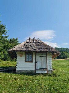 Rozprávková atrakcia pod Poľanou: chalúpku dedka Večerníčka prvýkrát otvoria pre verejnosť