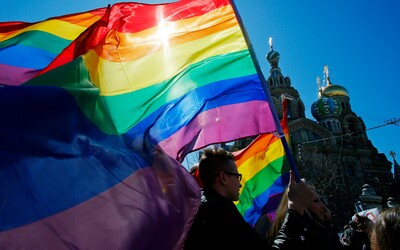 Rusi robili v noci razie v gay baroch. Polícia si fotila doklady návštevníkov, zatvorili niekoľko klubov