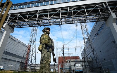 Ruská hlídka zadržela ředitele Záporožské jaderné elektrárny. „Zavázali mu oči a odvezli ho neznámým směrem“