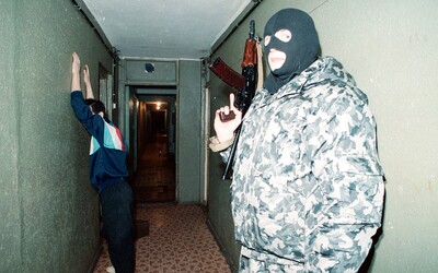 Ruská mafia v Česku 90. rokov. Obchodovala so semtexom, lietadlami, drogami aj prostitútkami. Niektorí začínali na ulici v Prahe