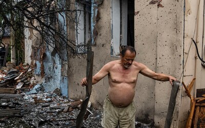 Ruská raketa zasáhla obytný dům v ukrajinském Charkově, jeden člověk zemřel