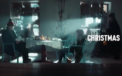 Ruská televízia zverejnila propagandistickú vianočnú reklamu. Ukazuje „budúcnosť“ na západe, vraj nás čakajú zima, tma a hlad