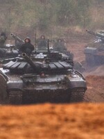 Ruské tanky směřují k Ukrajině. Má se Kyjev obávat a o co jde Putinovi? 