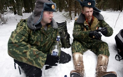 Ruskí mobilizovaní záložníci dostali príkaz bojovať aj lopatami. Rusku údajne chýba munícia