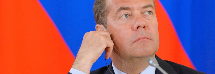 Rusko má silu na to, aby svojich „drzých nepriateľov poslalo tam, kam patria“, vyhlásil bývalý prezident Medvedev