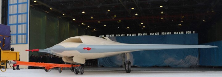 Rusko představilo nejmodernější bojový dron S-70 Ochotnik, který mu prý zajistí vojenskou převahu nad USA