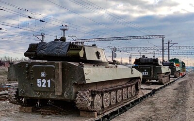 Rusko se údajně neplánuje zastavit na Donbasu. Nedaleko ukrajinských hranic nasazuje další vojáky