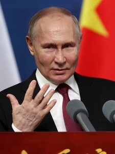 Rusko údajně vypustilo do vesmíru nebezpečný satelit. Putin nasazení jaderných zbraní odmítá