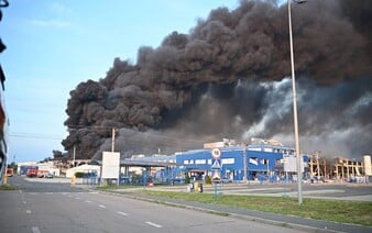 Rusko zasiahlo Mukačevo, nachádza sa 50 kilometrov od Slovenska. Na západe Ukrajiny hlásia desiatky zranených