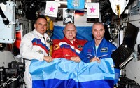 Ruský kozmonaut po návrate z vesmíru zrazil autom svojho kolegu. Nevšimol si ho, keď v tme prechádzal cez cestu