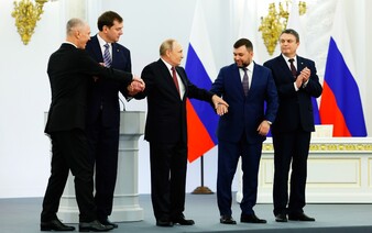 Ruský poslanec: Pokud se chtějí některé státy USA připojit k Rusku, Moskva to zváží