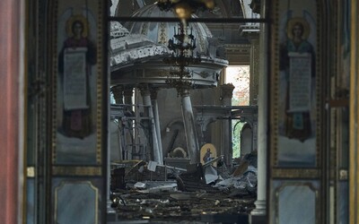 Ruský útok na Oděsu zničil historickou katedrálu chráněnou UNESCO, zraněné jsou i děti