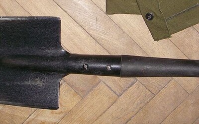 Rusové používají k boji lopatky, které se vyrábějí od roku 1869, uvedlo britské ministerstvo obrany