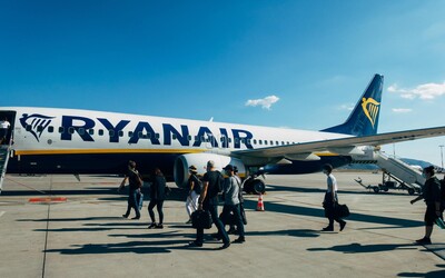 Ryanair počíta s dvojnásobne vyššou stratou. Dôvodom sú opatrenia spojené s variantom omikron