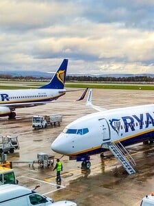 Ryanair škodí cestovkám, dostal sa do problémov s talianskym protimonopolným úradom