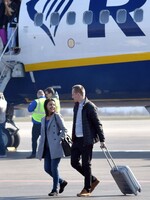 Ryanair už v Španielsku nemôže vyberať poplatky navyše za príručnú batožinu. Obmedzuje totiž práva cestujúcich