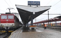 Rýchliky na trase Bratislava – Košice čaká rušenie zastávok. Cestujúci by mali ušetriť 20 minút