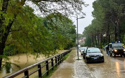SHMÚ varuje pred povodňami. Sever a západ Slovenska čaká vzostup riek, výstrahy platia až do pondelka
