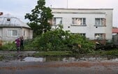 SHMÚ vydal výstrahy pred búrkami a horským vetrom. Riziko platí pre Košice, Prešov aj časti stredného Slovenska