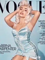 Sabrina Carpenter pózuje na titulke Vogue. Pochválila ju aj Madonna