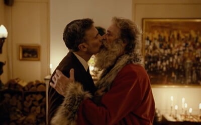 Santa Claus je podľa Nórskej pošty gay. V novej vianočnej reklame sa zaľúbi do muža, ktorý ho pristihol s darčekmi