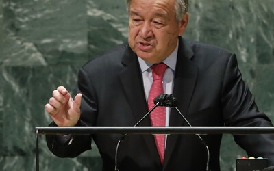 Šéf OSN varuje svět před „kolektivní sebevraždou“. Reaguje tím na vlnu veder a požárů v Evropě