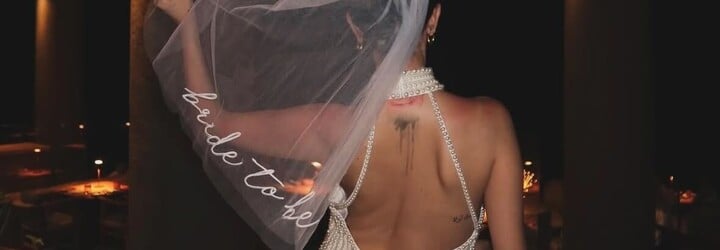 Selena Gomez si pred svadbou užila rozlúčku so slobodou. S priateľmi oslavovala v Mexiku