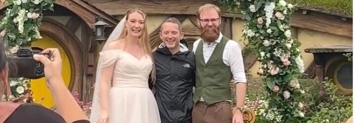 Sen každého fanúšika Pána prsteňov: Mladomanželov na svadbe v Hobitíne prekvapil filmový Frodo