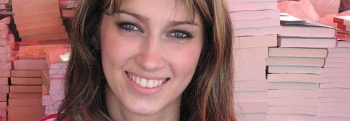 Senior uvěřil, že si ho vezme francouzská královna krásy. Cestoval 760 kilometrů, byl to podvod