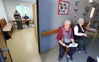 Seniori majú nárok na bezplatný bankový účet. Na jeho zavedenie stačí splniť niekoľko podmienok