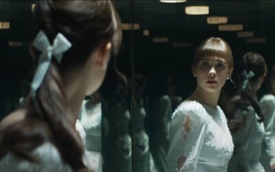 Séria hororov The Conjuring nekončí. Po historickom úspechu filmu V zajatí démonov 4 prichádza prequel