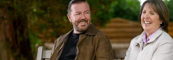 Seriál After Life skončí 3. sérií na Netflixu. V prvním traileru si Ricky Gervais utahuje ze svého zpopelněného otce