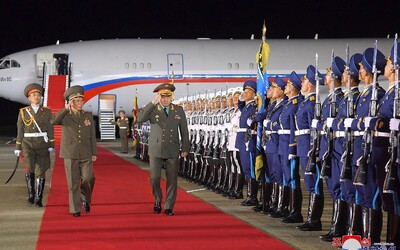 Severokórejskú diktatúru navštívil ruský minister obrany Šojgu. Prezradili, o akých témach sa rozprávali s Kim Čong-unom