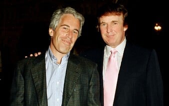 Sexuální predátor, který ne a ne zemřít. Kauza Jeffreyho Epsteina otřásá americkou politikou, vrásky dělá hlavně Trumpovi