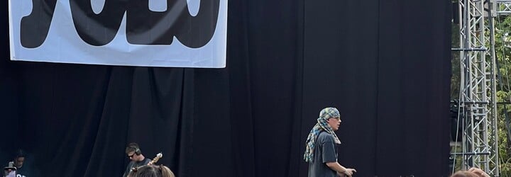 Shimmi dropol EP YOLOADING... So SIMILIVINLIFE-om v novom klipe reagujú na to, že si ich ľudia mýlia