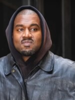 Shopify dal ban stránce Yeezy: Kanye prodával trička s antisemitskými odkazy